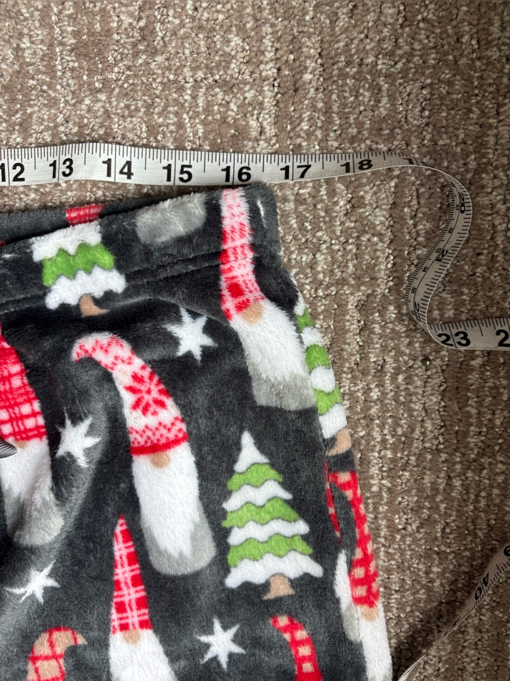 Gray Holiday Gnome PJ Pants & Sherpa Blanket 2-Piece Set Size XL - Picture 6 of 15